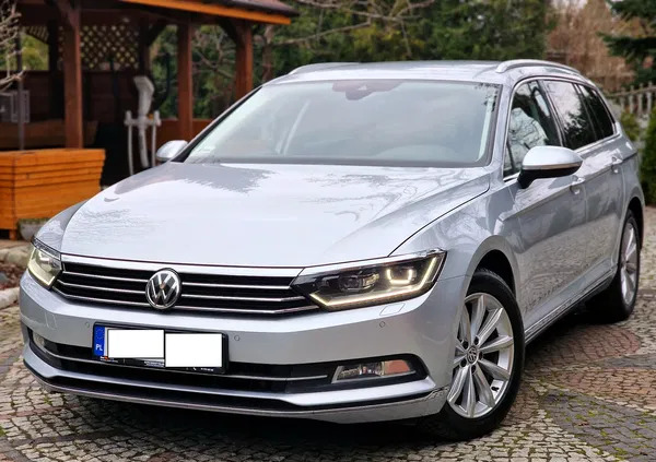 volkswagen passat Volkswagen Passat cena 74700 przebieg: 190000, rok produkcji 2019 z Legnica